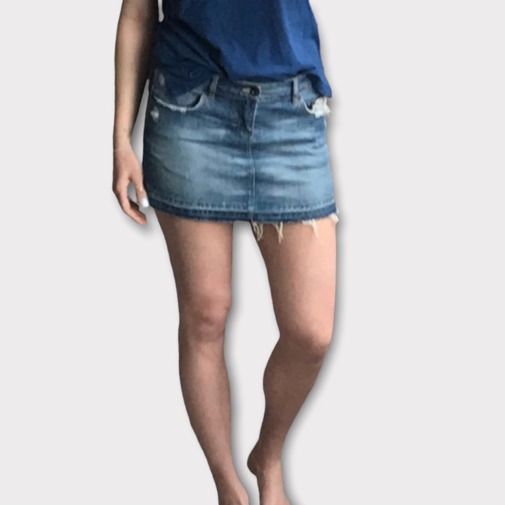 Celebrity Pink Junior's Distressed Raw Hem Blue Denim Mini Jean Skirt Size 1